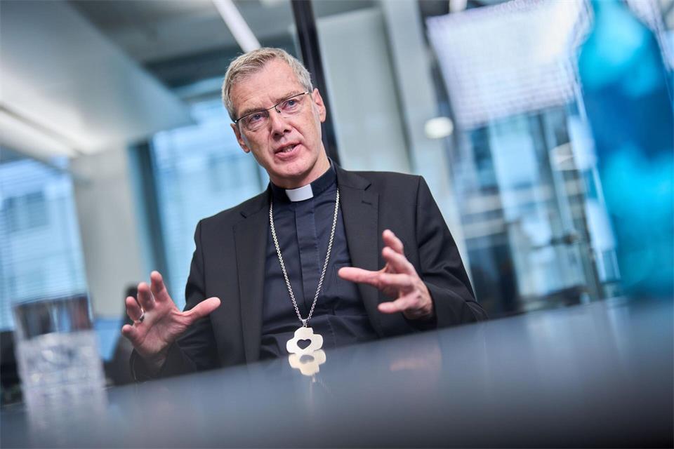 Heiner Wilmer, Vorsitzender der Deutschen Bischofskonferenz, bleibt bei der ablehnenden Haltung der katholischen Kirche gegenüber der AfD.Michael Kappeler/dpa