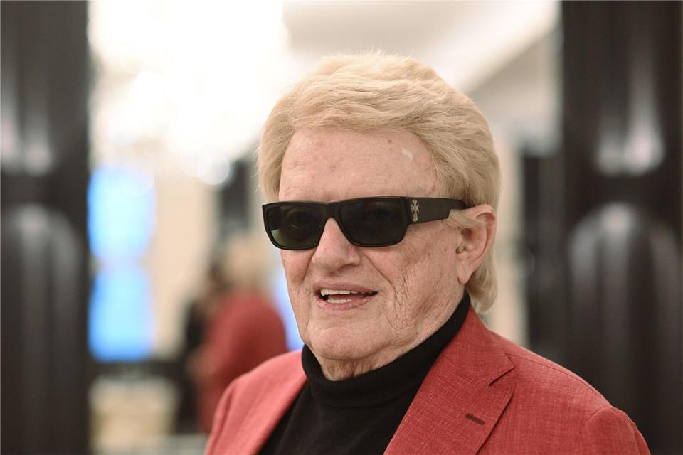 Heino hat in seiner Karriere 55 Millionen Tonträger verkauft. (Archivbild)Robert Michael/dpa