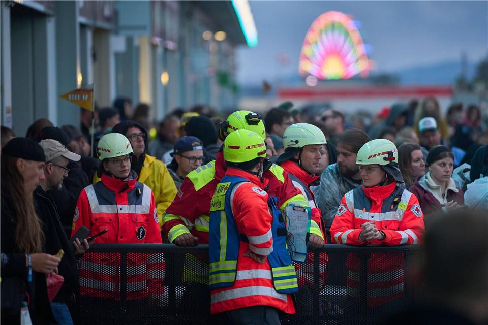 Helfer sind bei Rock am Ring im Einsatz. (Archivbild)Sascha Ditscher/dpa