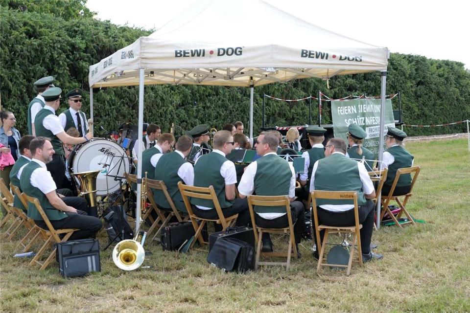 Hendrik Kamperschroer ist neuer Schützenkönig von Gemenkrückling-Fedmark.