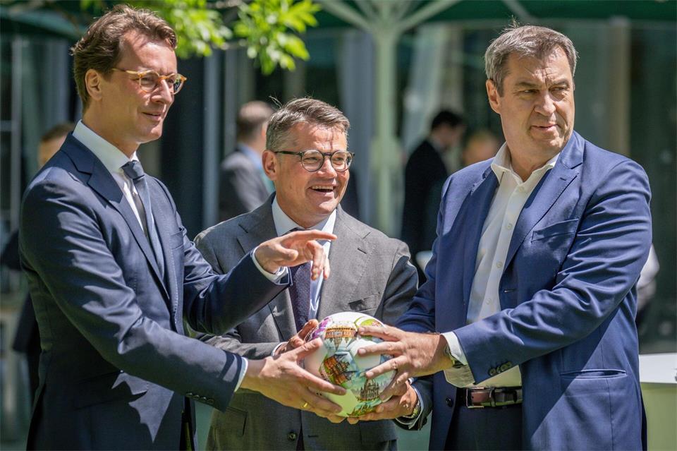 Hendrik Wüst, Boris Rhein und Markus Söder: Diese drei Ministerpräsidenten werden für die Nachfolge von Merz gehandelt. (Archivbild)Michael Kappeler/dpa