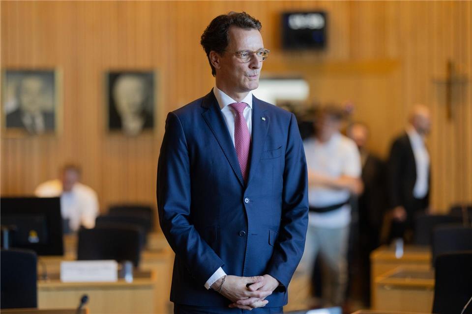 Hendrik Wüst (CDU) wird als Zeuge befragt. Er war damals NRW-Verkehrsminister. Rolf Vennenbernd/dpa