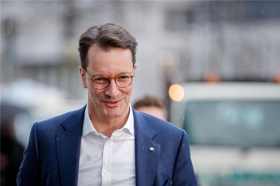 Hendrik Wüst will über Neuerungen beim Olympia-Bewerbungskonzept in NRW informieren.Kay Nietfeld/dpa