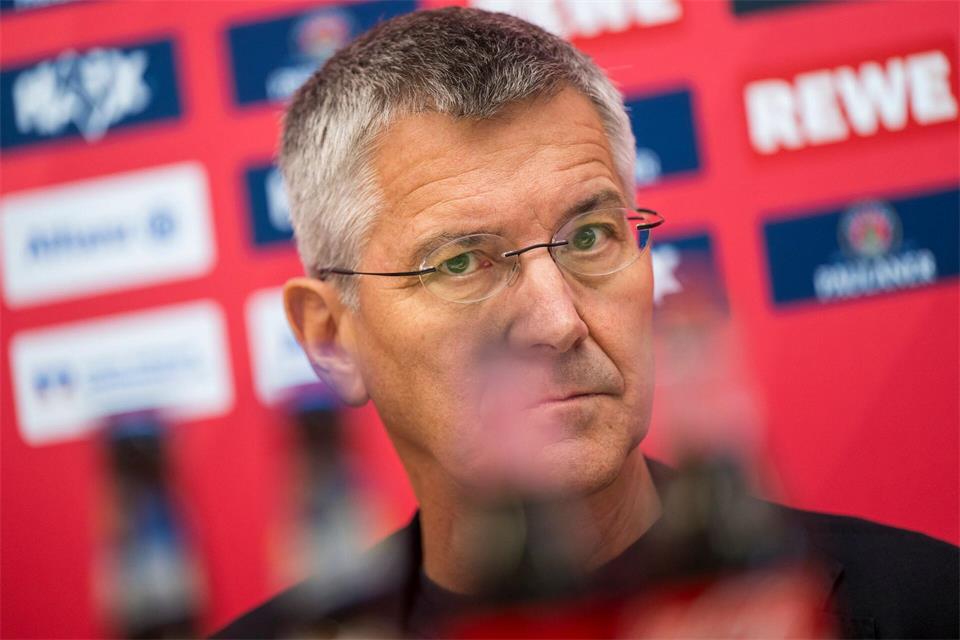 Herbert Hainer fordert von den Basketballern eine Revanche nach der vorigen Pleite-Saison. (Archivbild)Peter Kneffel/dpa