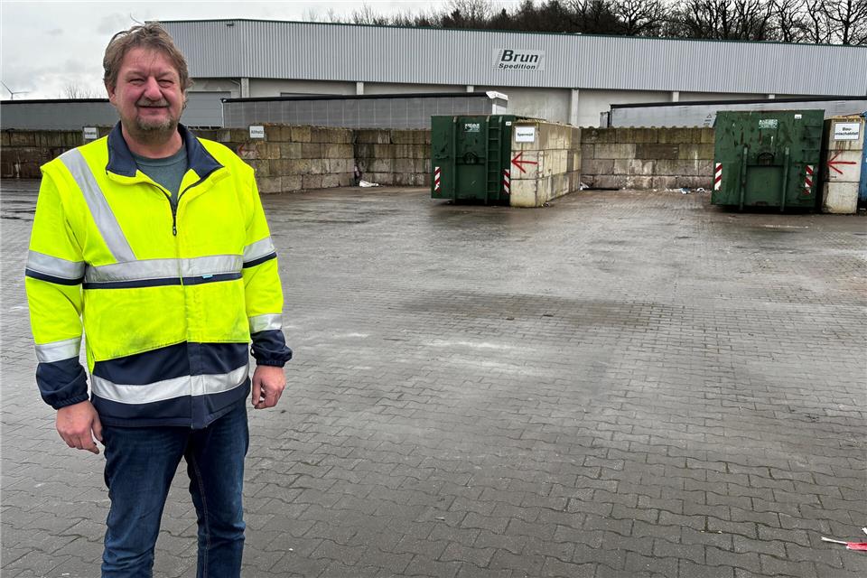 Herbert Wienen muss mit seinem Team jetzt den Umzug des alten Wertstoffhofes vorbereiten.