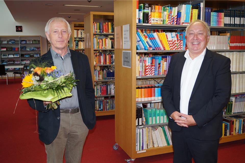 Hermann-Josef Buning (links) und Schulleiter Michael Brands bei der Verabschiedung. 