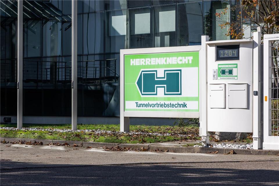 Konzernchef lässt Blumenkübel von Straße entfernen Herrenknecht ist ein weltweit tätiger Konzern für Tunnelbohrmaschinen. Philipp von Ditfurth/dpa
