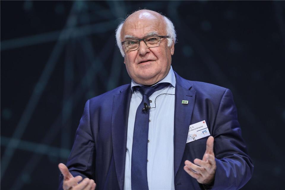 Herrenknecht ist für eine Kürzung des Krankengelds auf drei Wochen. (Archivbild)Frank Rumpenhorst/dpa