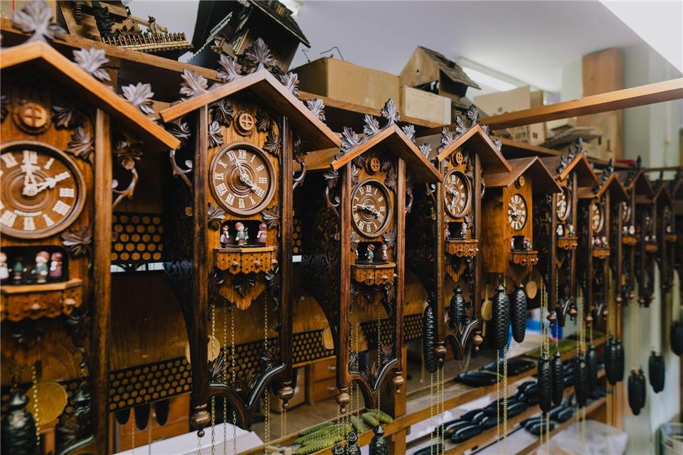 Schwarzwälder wollen Kuckucksuhr als Kulturerbe schützen Hersteller streben einen Schutz der Kuckucksuhr als Kulturerbe an. Philipp von Ditfurth/dpa