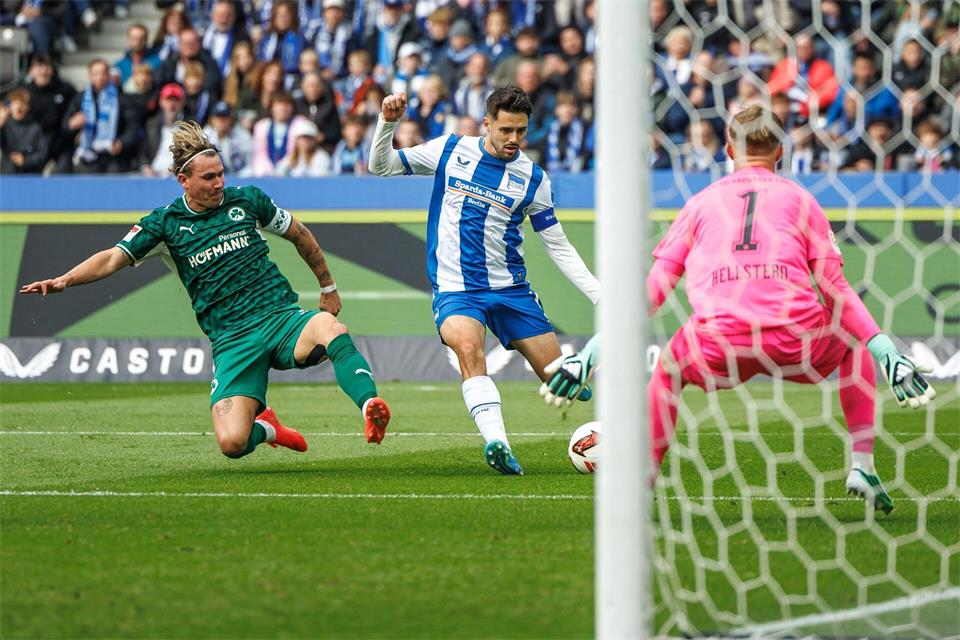 Hertha-Kapitän Josip Brekalo war auch am Siegtor der Berliner beteiligt. Andreas Gora/dpa