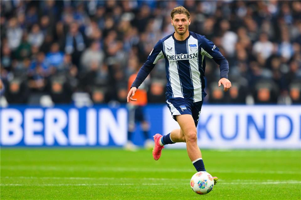 Hertha-Verteidiger Marton Dardai soll in der kommenden Woche wieder das Training aufnehmen. (Archivbild)Robert Michael/dpa