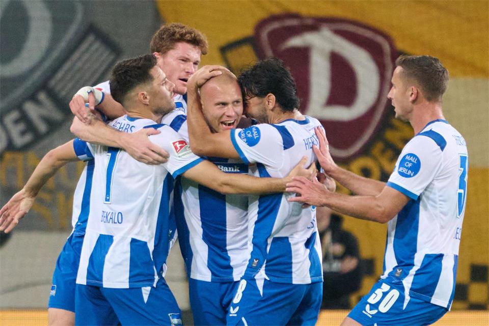 Hertha spielt auch nach dem Rückstand kontrolliert und traf. Robert Michael/dpa