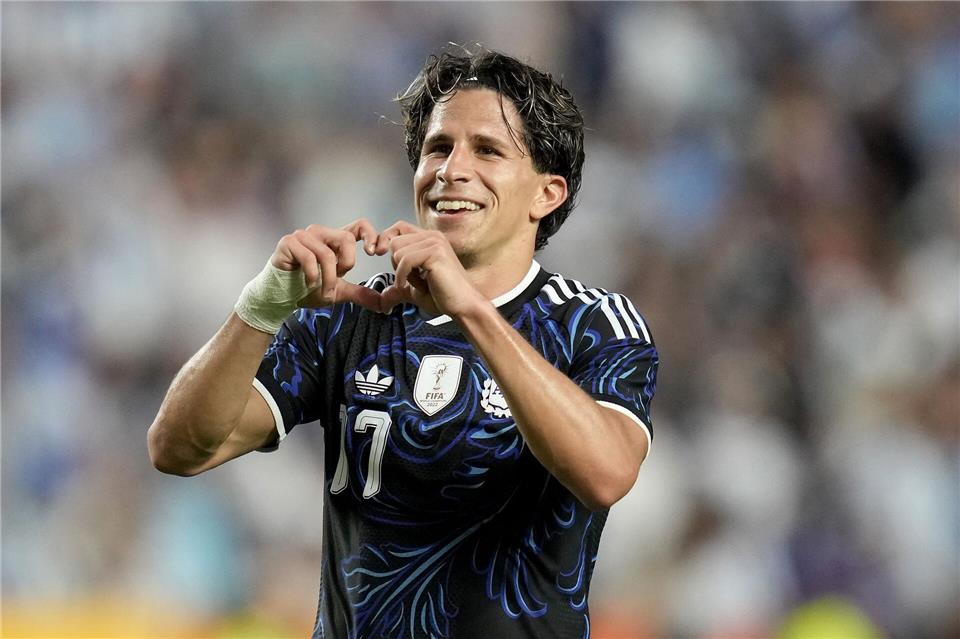 Herzlichen Glückwunsch, Giuliano Simeone: Harald Glööckler gefallen die argentinischen Auswärtstrikots sehr. (Archivfoto)Sam Craft/AP/dpa