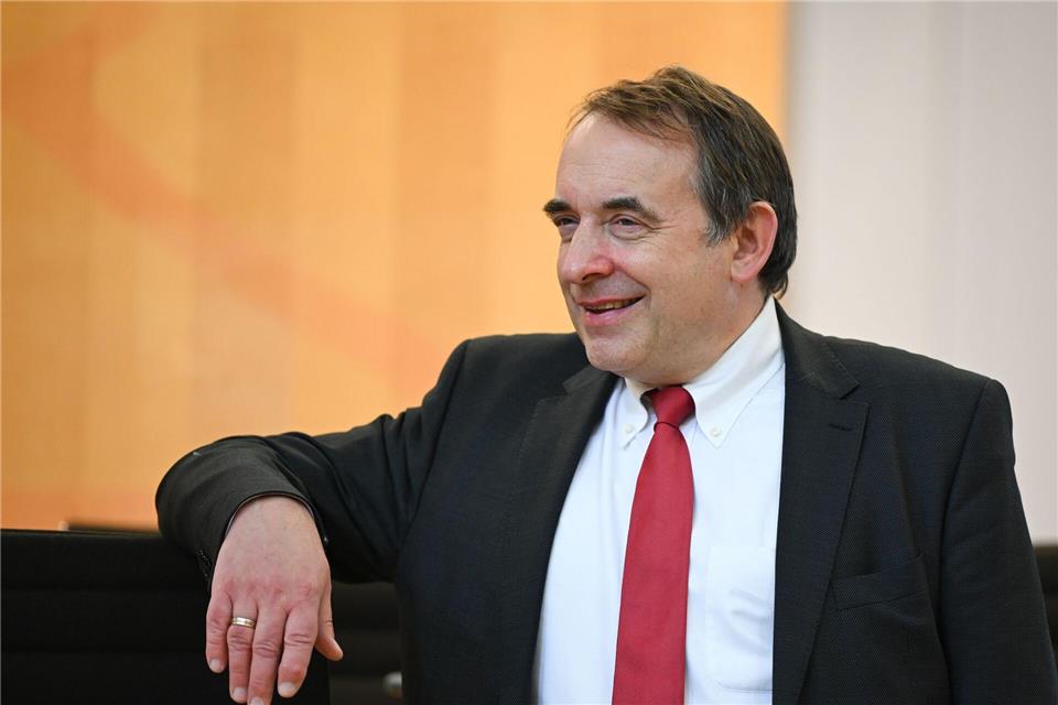 Hessens Finanzminister Alexander Lorz (CDU) dankt „allen ehrlichen Steuerzahlerinnen und Steuerzahlern“. (Archivbild)Arne Dedert/dpa