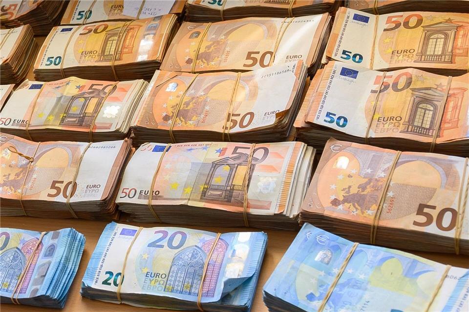 Hessens Haushaltslage ist weiter angespannt, das Minus hat sich vergrößert. (Symbolbild)Silas Stein/dpa