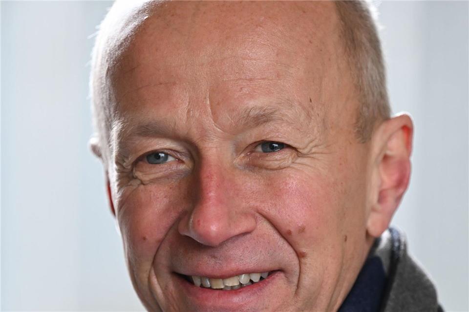 Hessens Kultusminister Armin Schwarz (CDU) ist ein Anhänger der traditionellen Bundesjugendspiele mit Betonung des Leistungsgedankens. (Archivbild)Arne Dedert/dpa