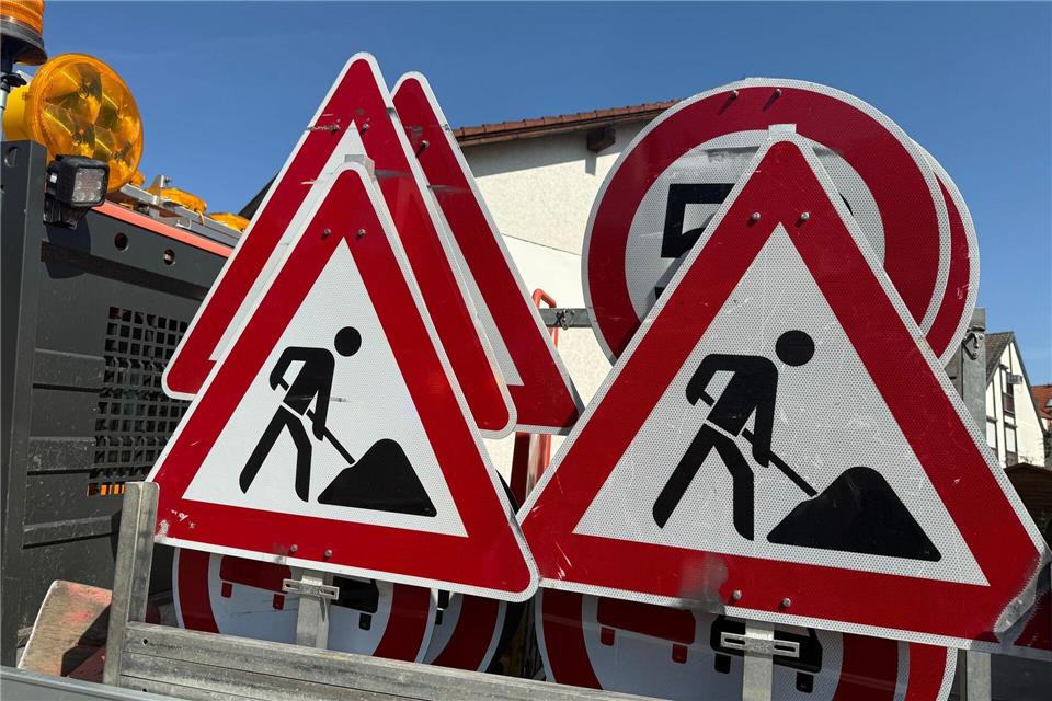 Hessens Landesregierung will bei bestimmten Straßenbauprojekten die Planungsverfahren vereinfachen. (Symbolbild)Andrea Löbbecke/dpa