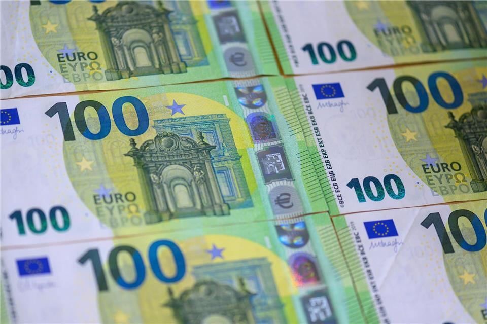 Hessens Landtag hat über Geldströme in Millionen- und Milliardenhöhe debattiert. (Symbolbild)Hendrik Schmidt/dpa