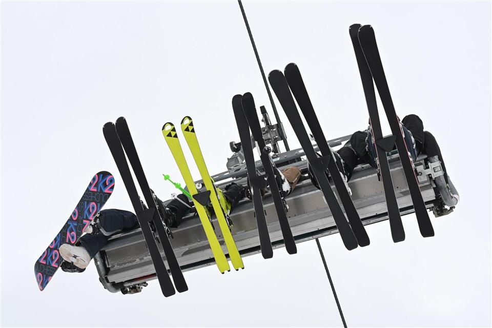 Hessens Skigebiete hoffen auf eine lange Wintersportsaison. (Archivbild)Uwe Zucchi/dpa