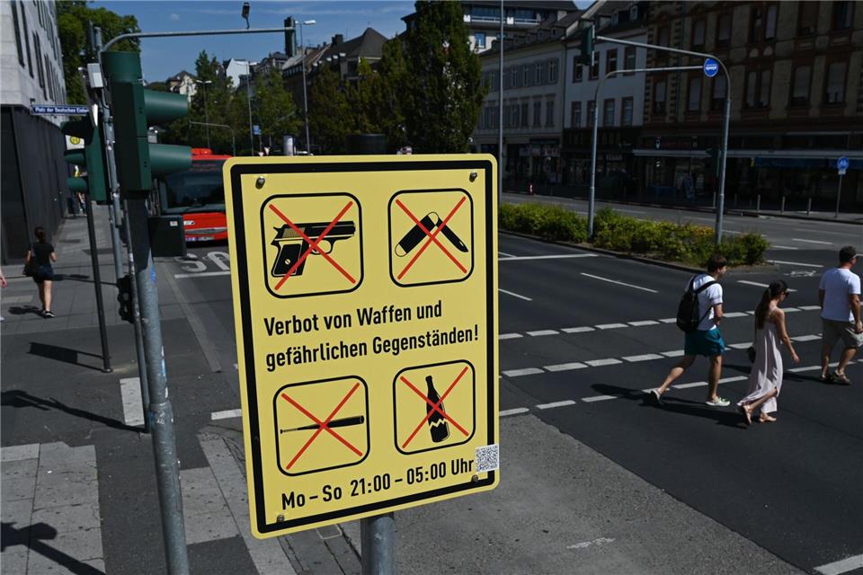 Hessens Städte ziehen Bilanz zu den neuen Verbotszonen – und sprechen von spürbar mehr Sicherheit. (Archivbild) Arne Dedert/dpa