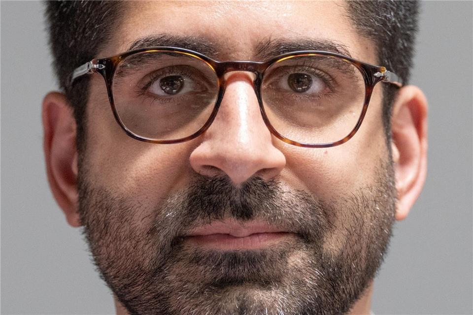 Hessens Wirtschaftsminister Mansoori pocht auf Respekt für die Belegschaft. (Archivbild) Boris Roessler/dpa