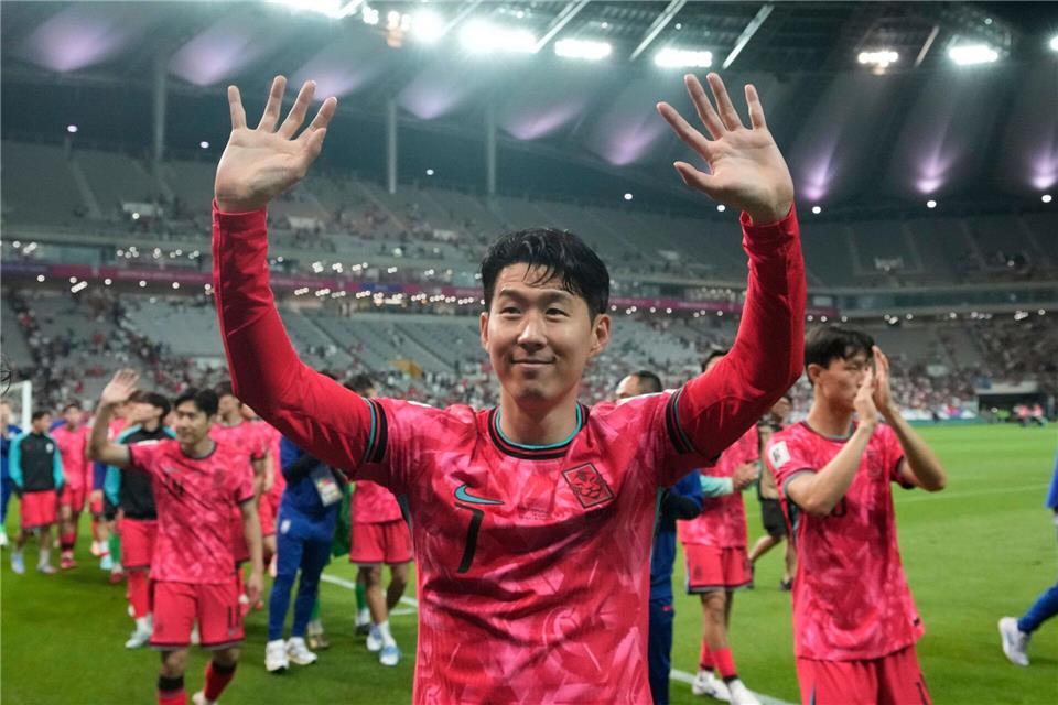 Heung-Min Son genießt bei den Spurs-Fans Kultstatus. (Archivbild)Ahn Young-joon/AP/dpa