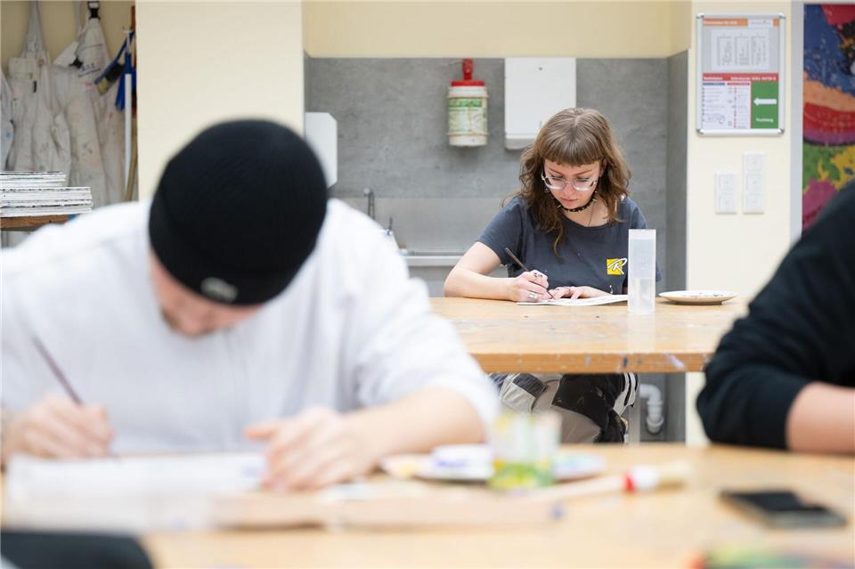 Heute kann sie sich in der Ausbildung kreativ ausleben, sagt Paulina Ließner.Sebastian Kahnert/dpa