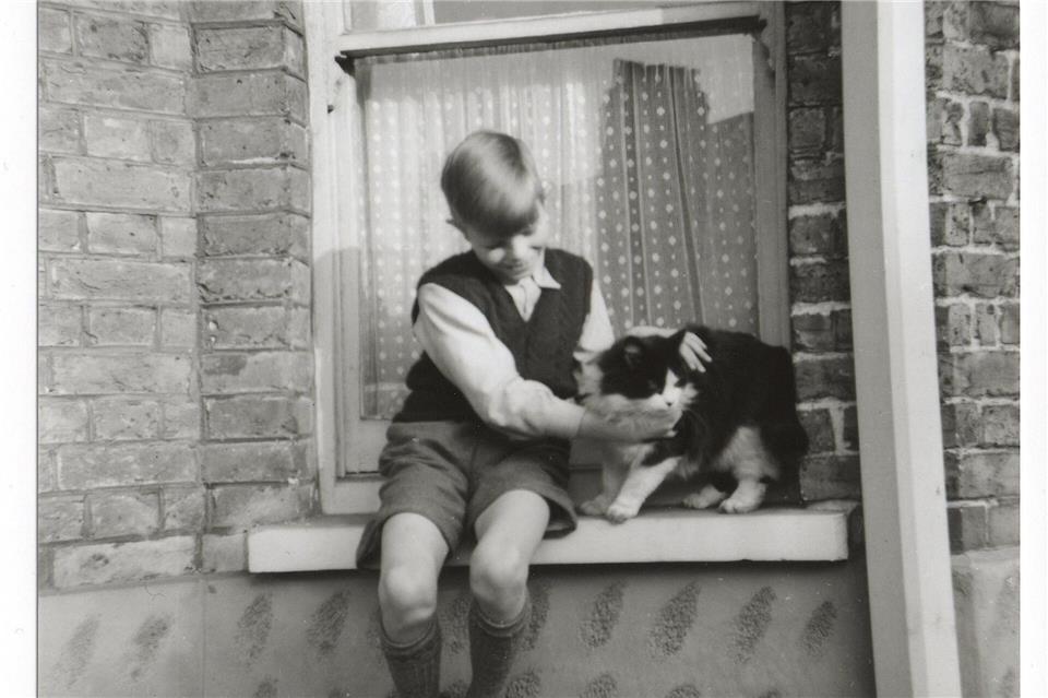 Hier begann David Bowies Karriere: Das unscheinbare Reihenhaus in Bromley wird zum neuen Anziehungspunkt für Musikfans.David Bowie Estate/dpa-tmn