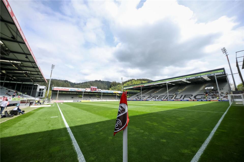 Hier findet das Spiel der HSV-Fußballerinnen am 3. Bundesliga-Spieltag statt: das Freiburger Dreisamstadion (Archivbild)Roland Krivec/Defodi Images/dpa-Zentralbild/dpa
