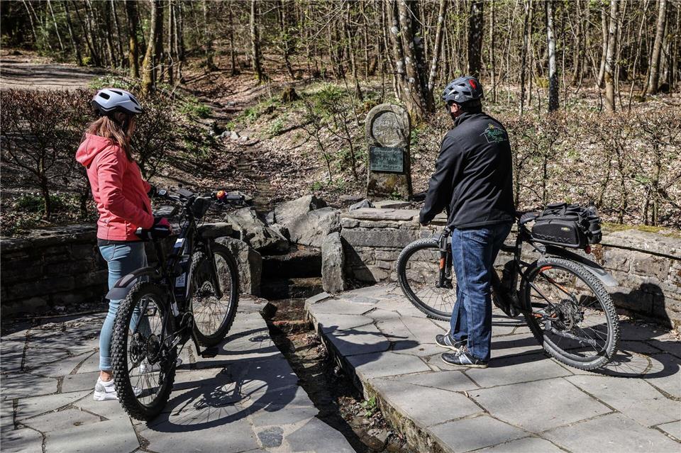 Hier geht die Radreise los: Die Ruhrquelle in Winterberg.Oliver Berg/dpa