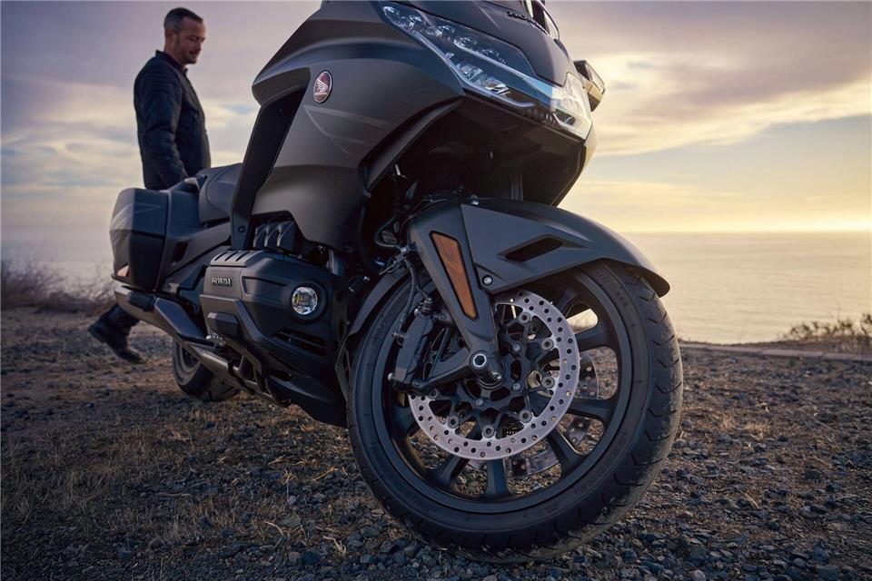 Hier sitzt man gern länger im Sattel: Die Honda Gold Wing ist abenteuerlustig und für ausgedehnte Touren gemacht.Honda/dpa-tmn