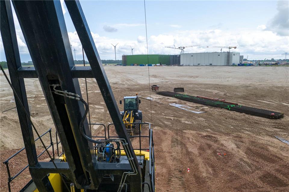 Hier soll eine Anlage zur Produktion von Wasserstoff entstehen. (Archivbild)Sina Schuldt/dpa