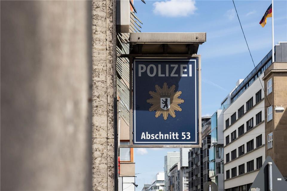 Hier sollen laut Personalrat schlimme Zustände herrschen: Polizeigebäude Friedrichstraße.Paul Zinken/dpa