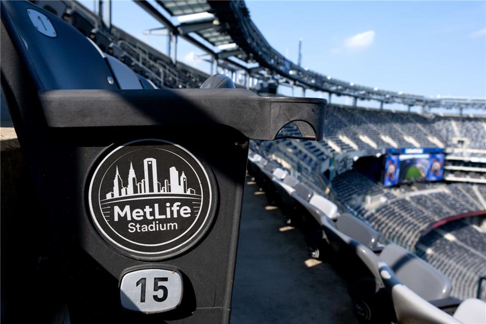 Hier steigt das WM-Finale: Im MetLife Stadium in East Rutherford endet das Turnier am 19. Juli – Schlagzeilen machte die Arena zuletzt auch wegen horrender Ticketkosten für die Hin- und Rückfahrt mit dem Zug aus dem nahen New York, die statt normalerweise rund 13 während der WM bei 150 US-Dollar liegen sollen.picture alliance/dpa
