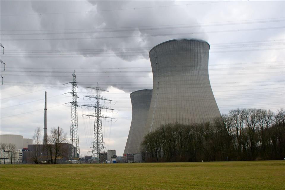 Hier waren sie noch in Betrieb: die Kühltürme des Atomkraftwerks Gundremmingen. Sven Hoppe/dpa