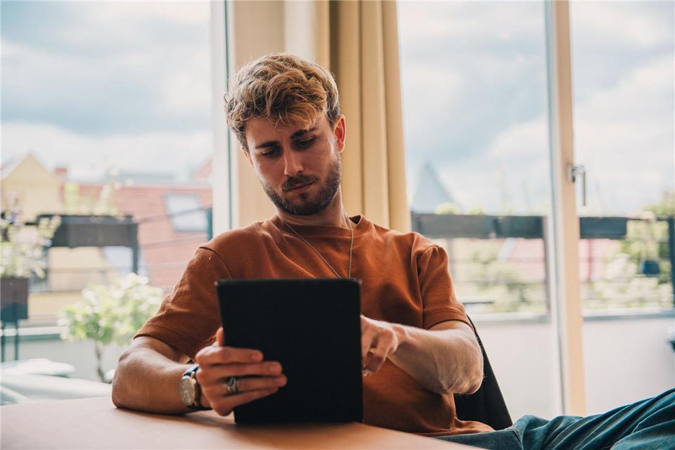 Hier werden die Wertgegenstände der eigenen Wohnung gut inventarisiert: in einer digitalen Liste.picture alliance/dpa/dpa-tmn