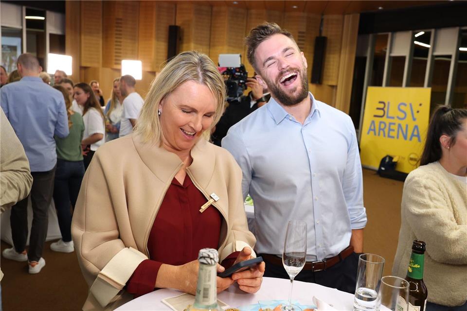 Hilde Gerg (l), mischt künftig für die CSU im Gemeinderat mit. (Archivbild)Karl-Josef Hildenbrand/dpa