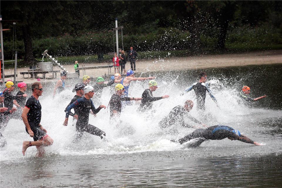 Hinein in ins Glück: Wer beim Stadtwerke Borken Triathlon am 8. August einen der 500 Startplätze ergattern konnte, darf sich tatsächlich glücklich schätzen.