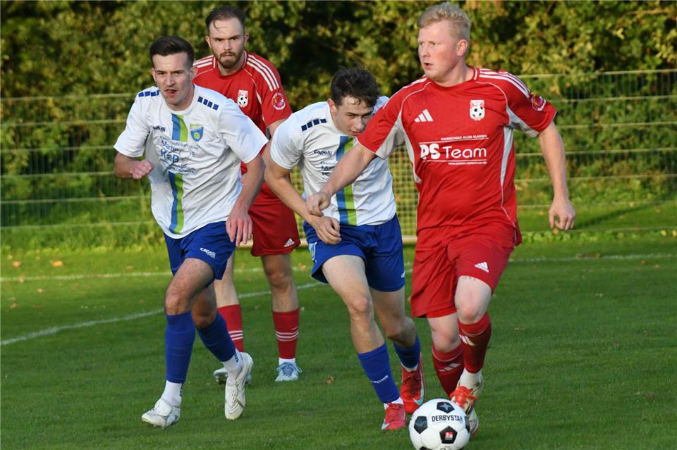 Hinter dem Einsatz von Nils Sonntag, der in der Meisterschaft bereits neun Treffer für den SV Illerhusen erzielte, steht im Kreispokal-Viertelfinale am Mittwochabend noch ein Fragezeichen.