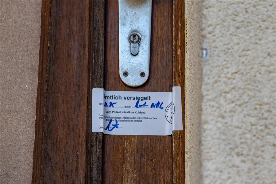 Hinter dieser Tür spielte sich die grausame Tat ab. (Archivbild)Markus Klümper/dpa