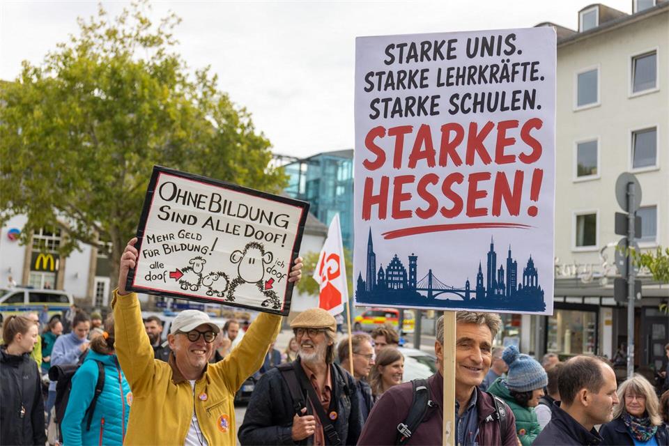 Hintergrund der Demonstration sind Reformpläne der schwarz-roten Landesregierung. Christian Lademann/dpa