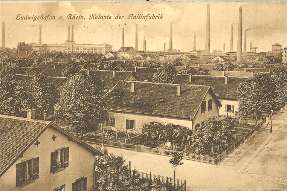 Historische Aufnahme von BASF-Werkswohnungen in Ludwigshafen: Der Konzern will nun 4.400 Wohnungen verkaufen.-/BASF/dpa