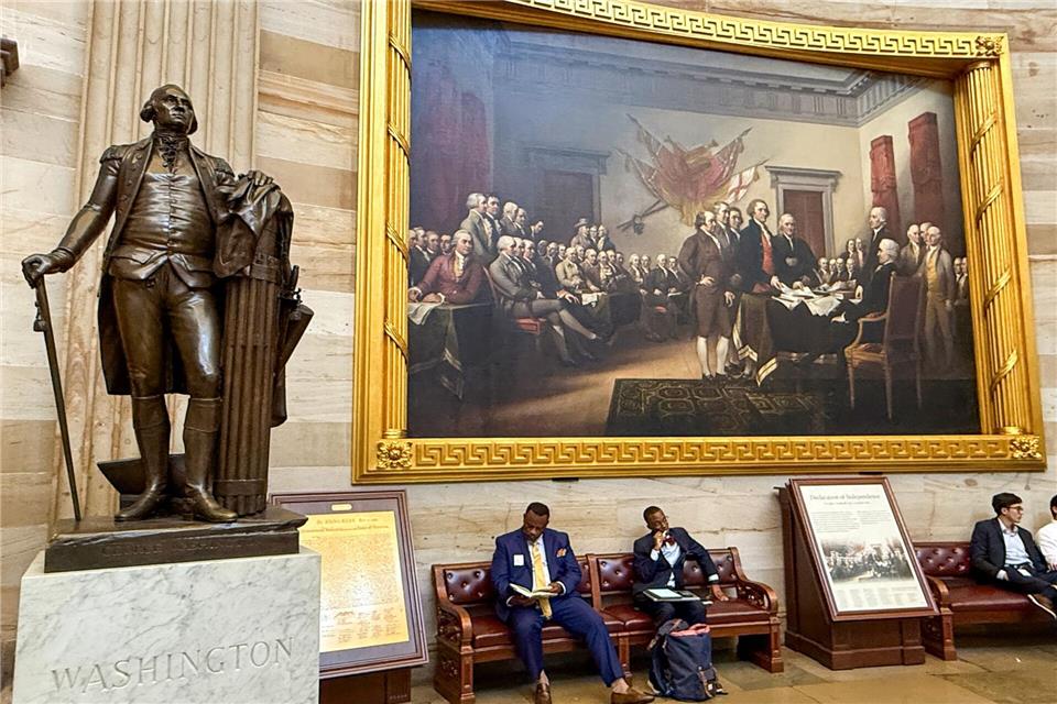 Historischer Moment in Öl: Ein Gemälde im Kapitol in Washington zeigt die „Declaration of Independence“.Verena Wolff/dpa-tmn