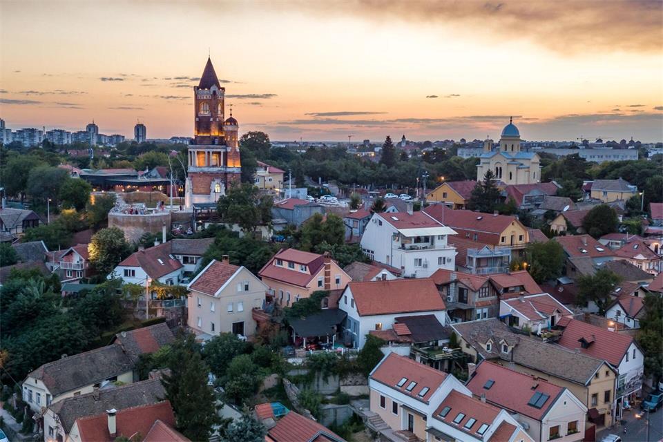 Historisches Viertel Gardoš im Stadtteil Zemun. Im Hintergrund ist der markante Gardoš-Turm zu sehen.Tourist Organization of Belgrade/dpa-tmn