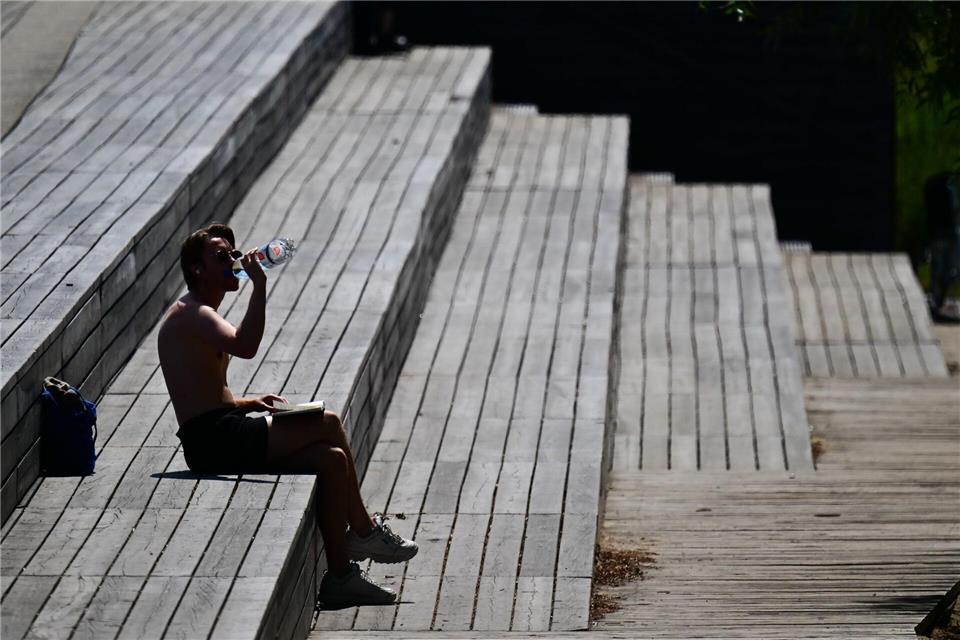 Hitzewellen mit fünf bis sechs Tagen über 30 Grad, teils sogar über 35 Grad, gibt es laut DWD eigentlich eher im Juli oder August. Sebastian Gollnow/dpa