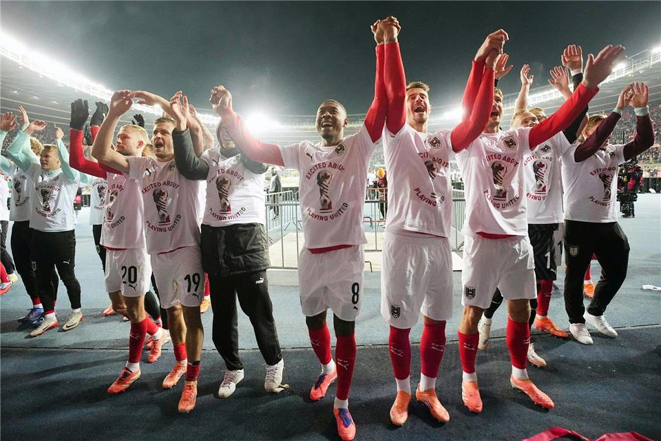 Hoch die Hände: Österreich reist erstmals seit 1998 wieder zu einer WM.Georg Hochmuth/APA/dpa