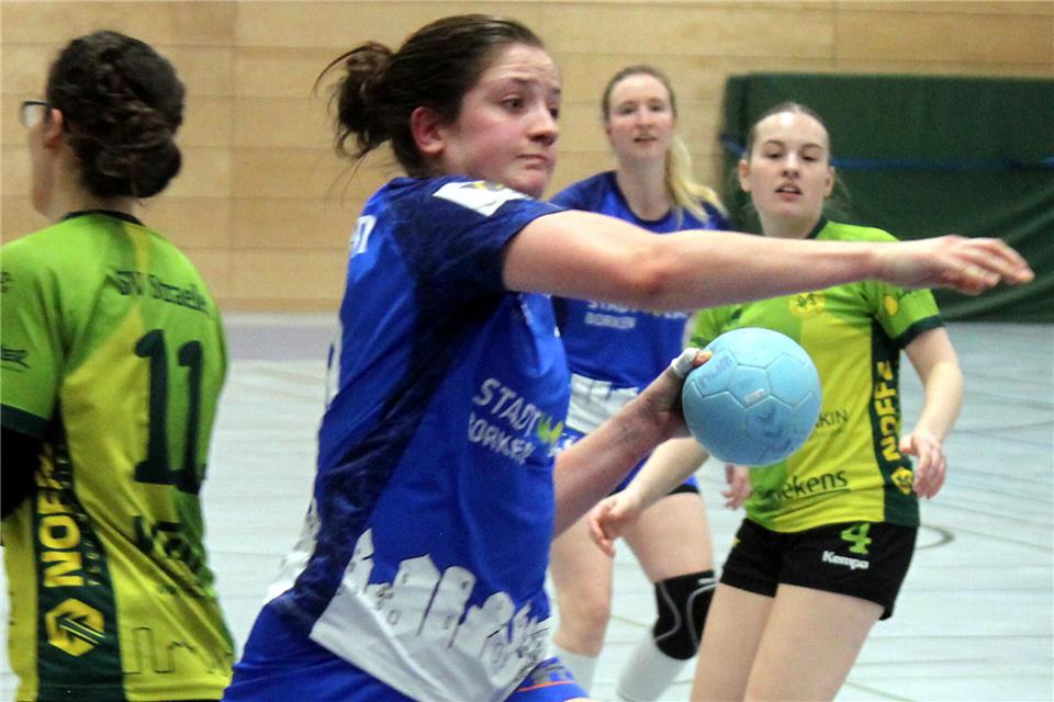 Hochkarätiges Comeback: Nach langer Verletzungspause steuerte Esther Langenhoff zehn Treffer zum Sieg gegen Straelen bei.