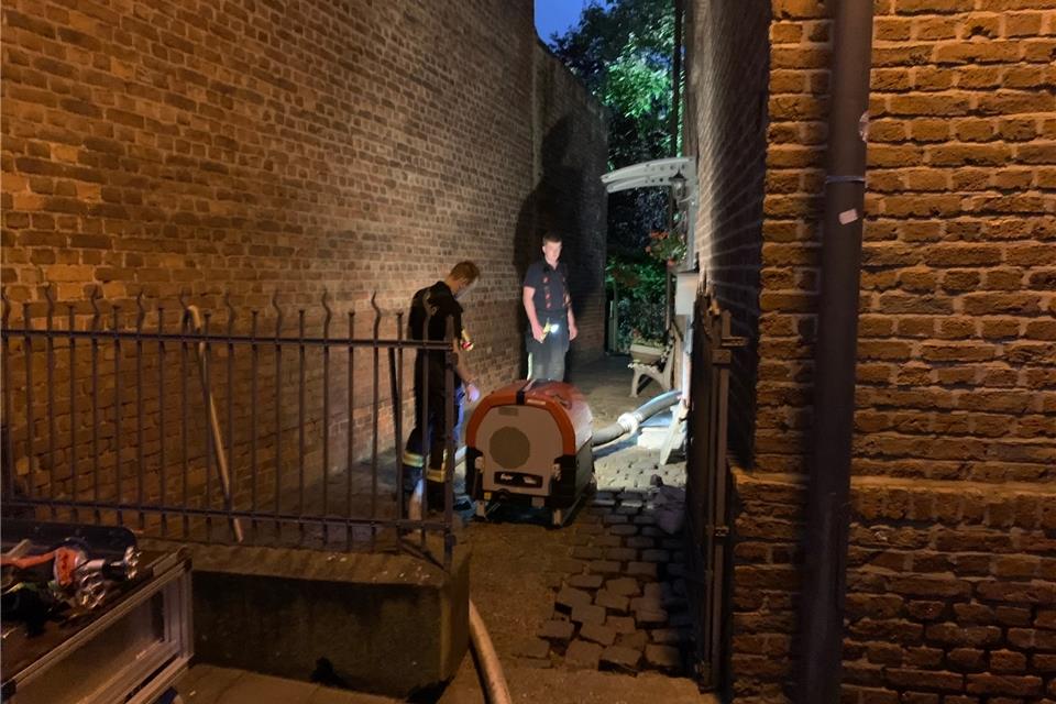 Hochleistungspumpe im Einsatz: Die Hilfe der Feuerwehren ist super angekommen.