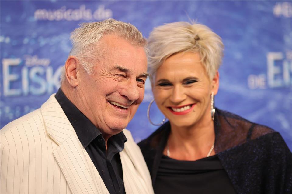 Heinz Hoenig feiert zweite Hochzeit mit Ehefrau Annika Hoenig wohnt mit seiner Frau und zwei kleinen Kindern in Blankenburg (Sachsen-Anhalt) im Harz. (Archivbild)Christian Charisius/dpa