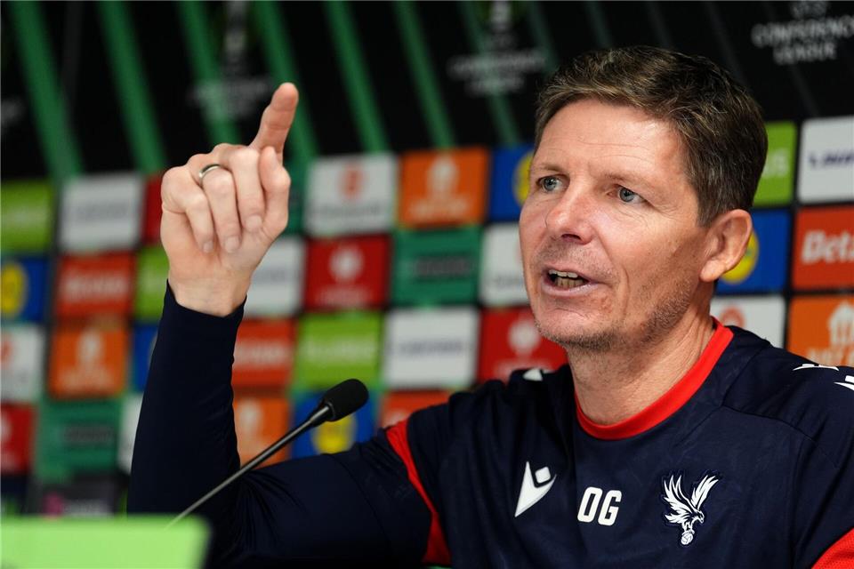 Hört, hört: Trainer Oliver Glasner sorgt mit seinen Aussagen für Wirbel bei Crystal Palace. (Archivbild)Adam Davy/PA Wire/dpa